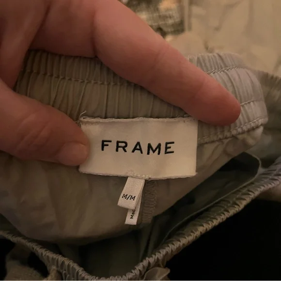 FRAME Poplin Trouser In Light Grey - Picture 3 of 9